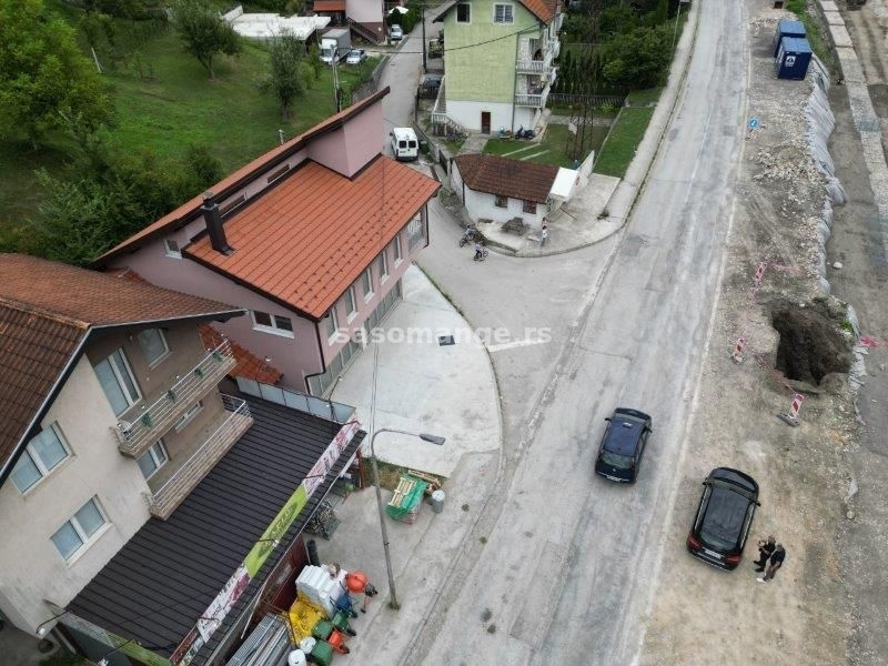 Izdaju se 2 lokala površine po 60 m2, Mileševska ,Prijepolje