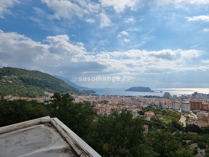 Nova kuća sa panoramskim pogledom na more i Budvu. Povrsina - 456 m2! Povoljna cijena - 767 eura/...