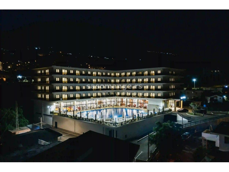 Prodaje se moderan hotel na Barskoj rivijeri.
Ukupna površina zemljista 12.000 m2.
Hotel ima 17...