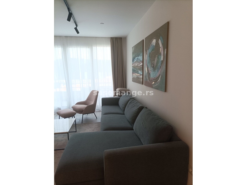 2-soban apartman u Lazure Residences. Panoramski pogled na more iz svih soba!
Ukupna površina sta...