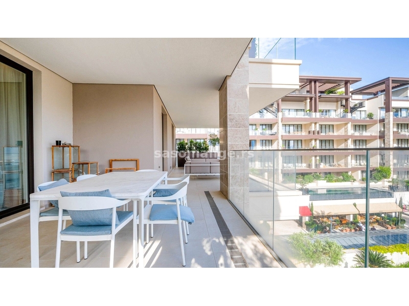Porto Montenegro dvosoban apartman u rezidenciji Baia, Regent Pool Club.
Površina stana 183 m...