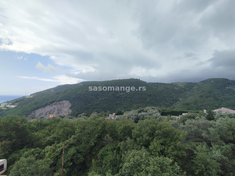 Kuća sa pogledom na more u Bečićima prodaja nekretnina&nbsp;na Budvanskoj rivijeri.
Površina kuće: 2...