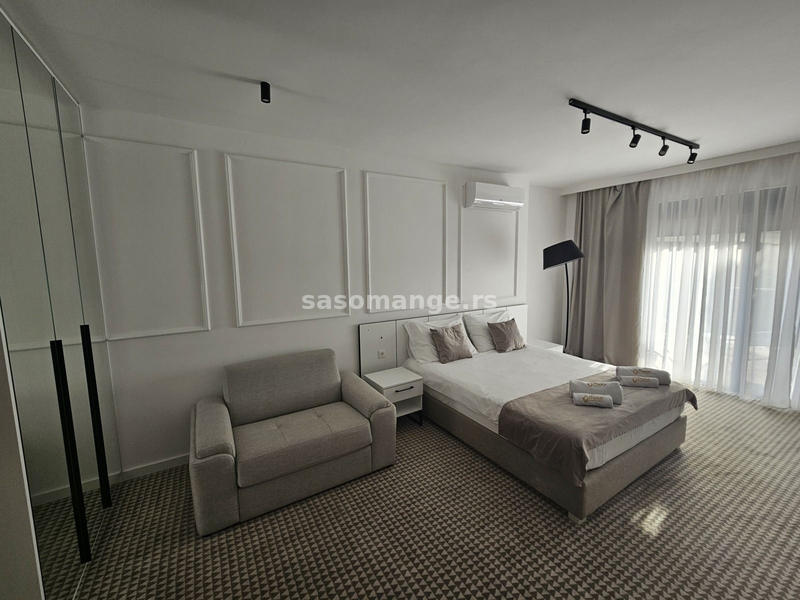 Studio u kondo hotelu Allure Budva, strogi centar nekretnina pogodna za investiciju.
Studio a...