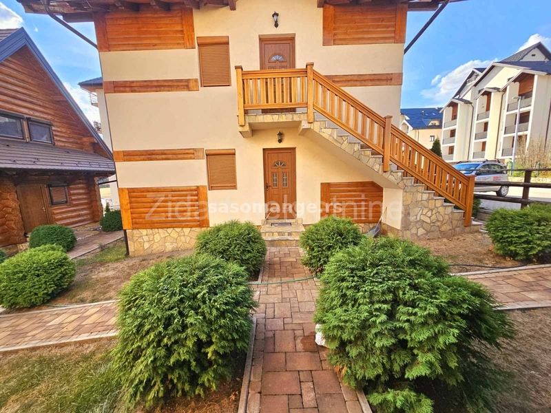 Bregovi, Ruske brvnare, lux 44 m2, Izuzetno