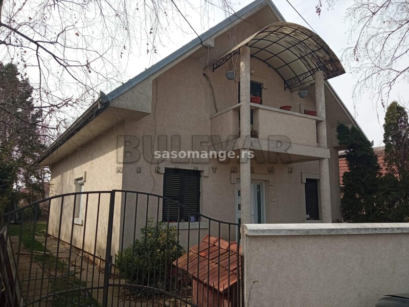 Kuća u Kragujevcu, naselje Pivara - površina 85 m2 u osnovi, plac 345 m2