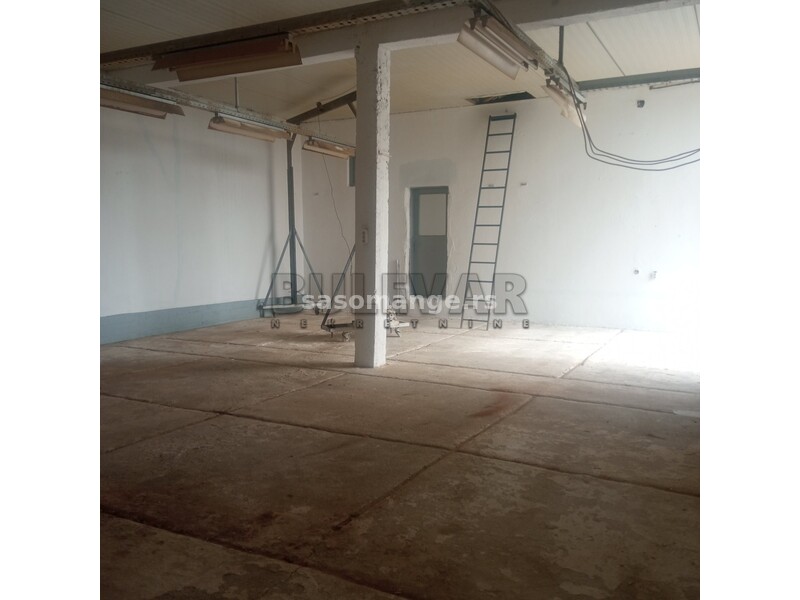Lužnice kod Kragujevca - hala površine 200 m2 u postupku uknjižbe na placu površine 1909 m2