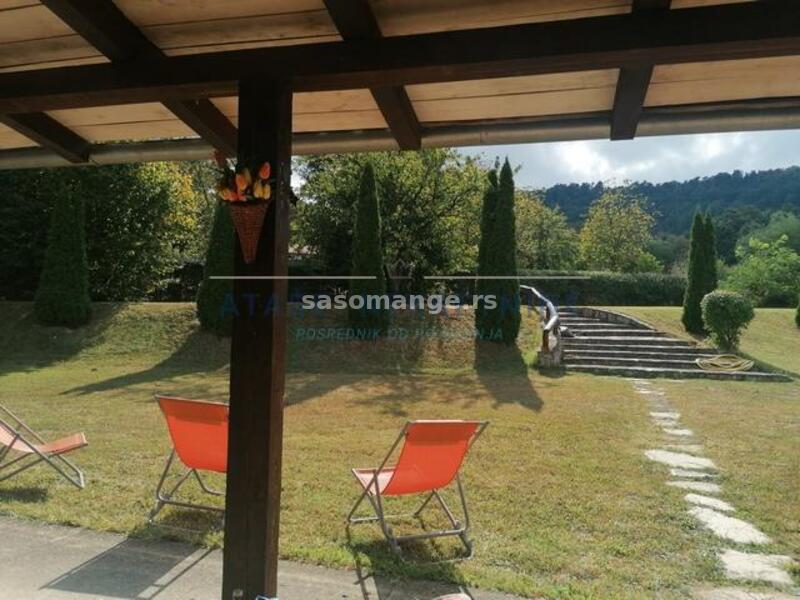 Aranđelovac, Bukovik, 220m2+50m2+18ari, etno kuća ID#48287