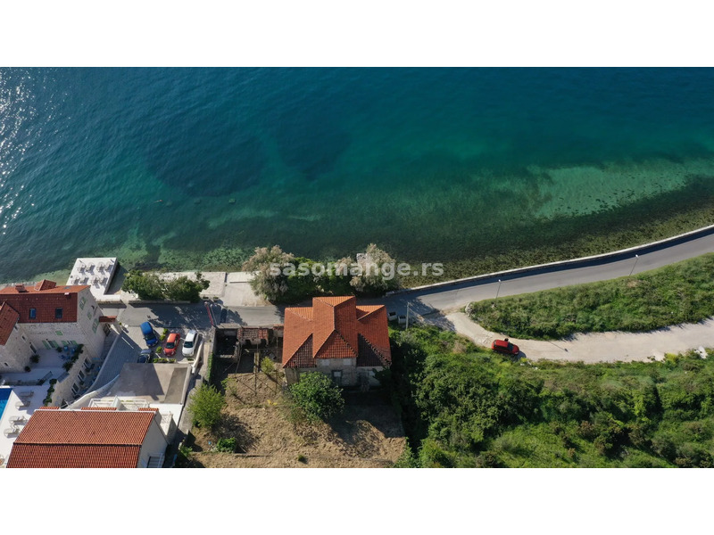 Izvanredna nekretnina uz more u Prčnju, Kotorski zaliv