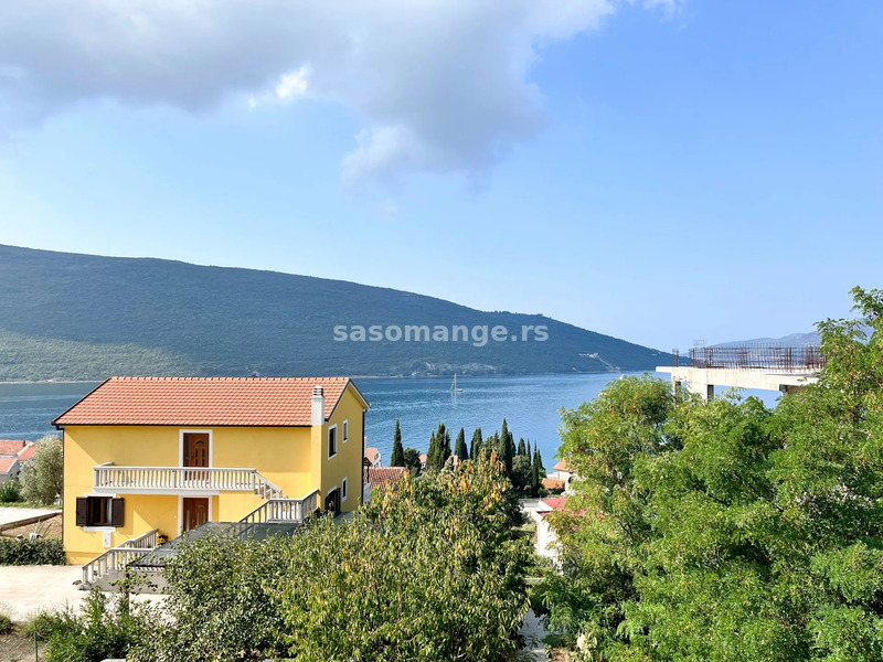 Lijep dvosoban stan sa pogledom na more, Kumbor, Herceg Novi