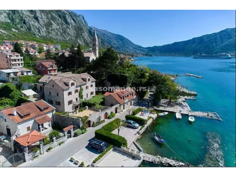 Odlična nekretnina na prvoj liniji koja se nalazi u Dobroti, Kotor