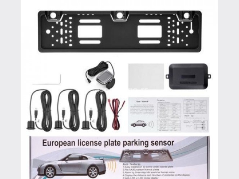 Parking seznori i kamera u ramu tablice