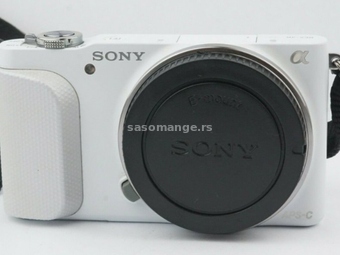 Sony NEX-3n + Sony 18-55mm OSS (FullHD video 60 fps)