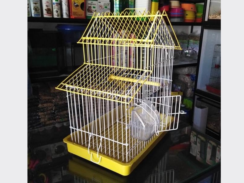 Kavez za papagaje kosi krov