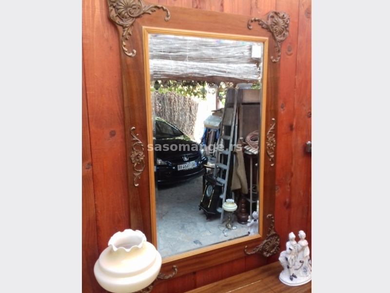 Stilsko ogledalo sa konzolom