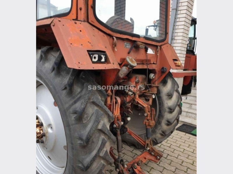 Traktor Belarus 552