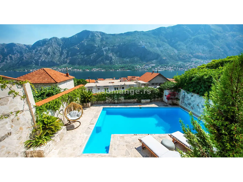 Vila u Prčnju sa bazenom i odličnim pogledom na more, Kotor