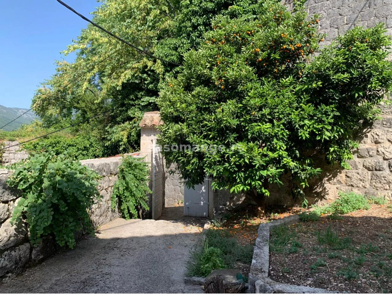 Kamena dvojna kuća u srcu Perasta, Kotor