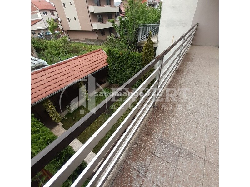 Lux porodična kuća, 250m2, plac 211m2, Donja Vrežina