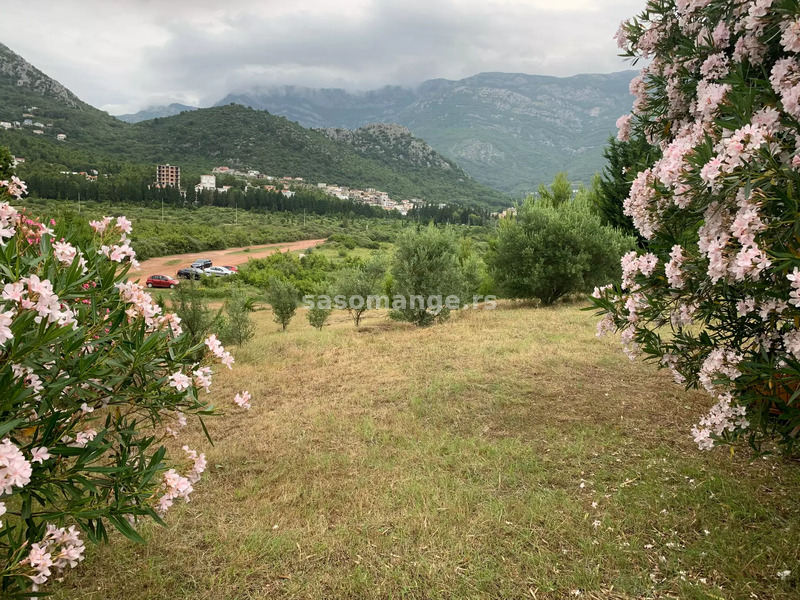 Kuća u Sutomoru sa velikom parcelom i fantastičnim pogledom na more na najboljoj lokaciji, 50m od...