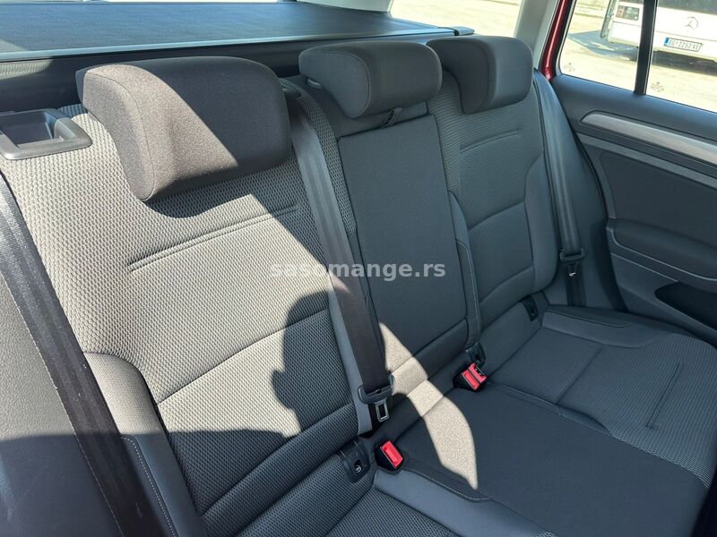 Volkswagen Golf 1.6 TDI KREDITI NA LICU MESTA