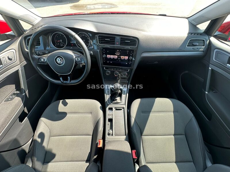 Volkswagen Golf 1.6 TDI KREDITI NA LICU MESTA