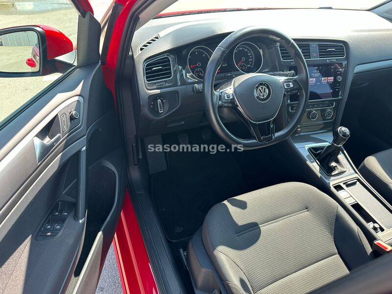 Volkswagen Golf 1.6 TDI KREDITI NA LICU MESTA