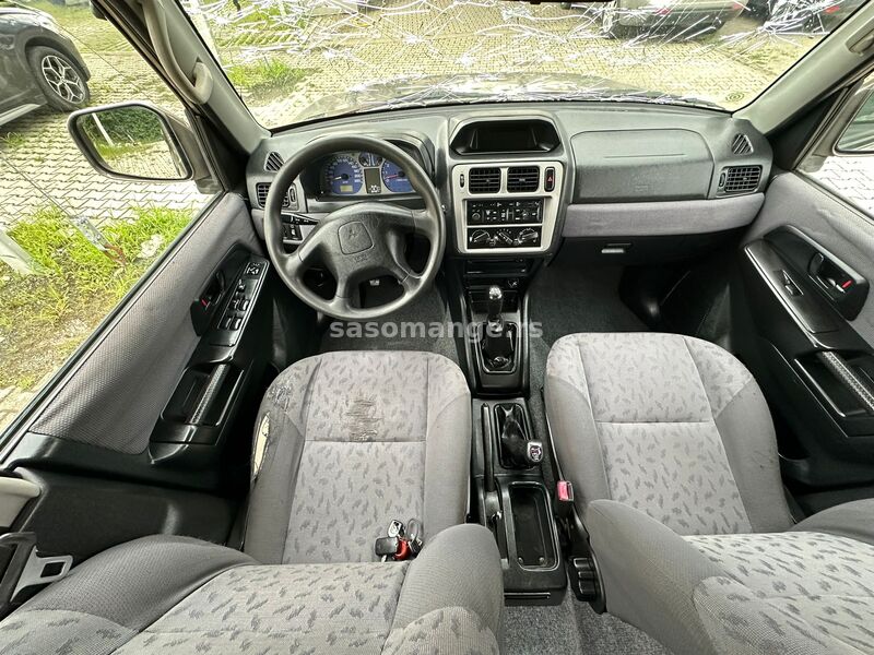 Mitsubishi Pajero Pinin 2.0B