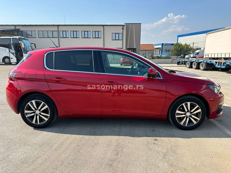 Peugeot 308 1.2 KREDITI NA LICU MESTA