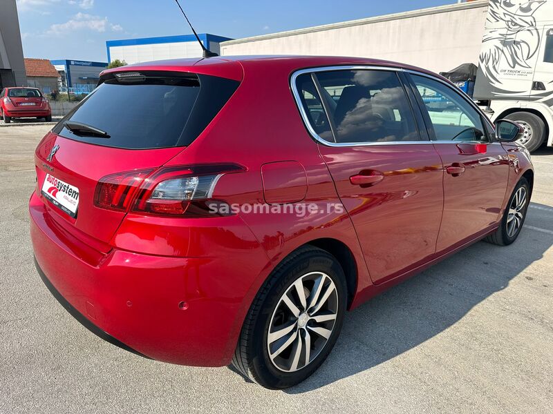 Peugeot 308 1.2 KREDITI NA LICU MESTA