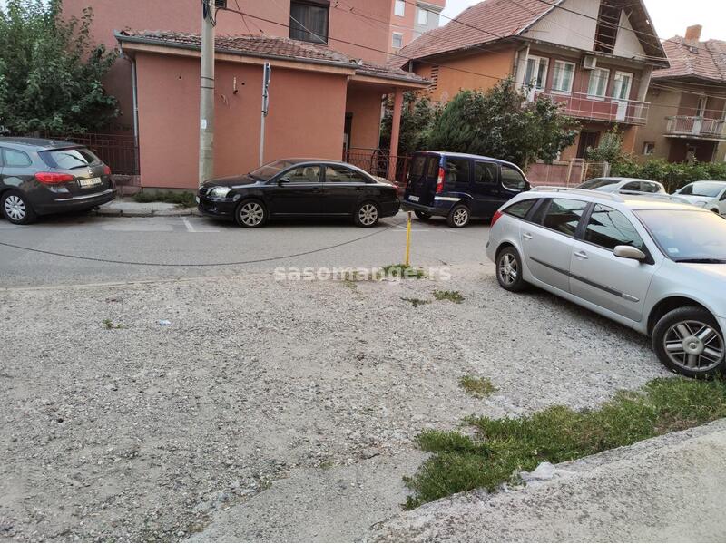 Komforan jednosoban stan u srcu Jagodine sa parking mestom