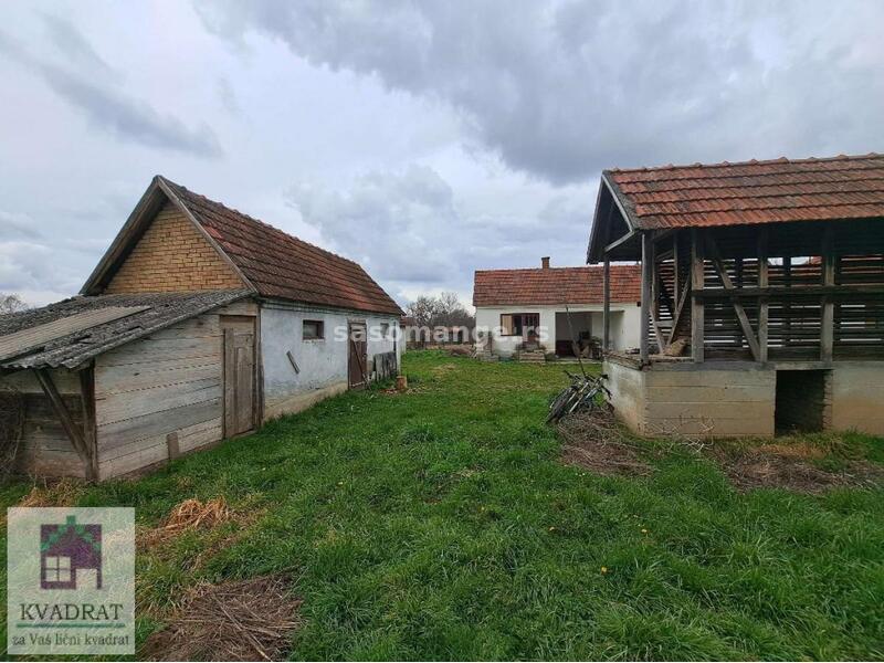 Seosko imanje sa objektima 290 m, 96 ari, Obrenovac, Zvečka 200 000