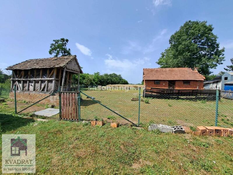 Seosko domaćinstvo sa kućom, 73m2, 65ari, Ratari, 0brenovac, 58 000