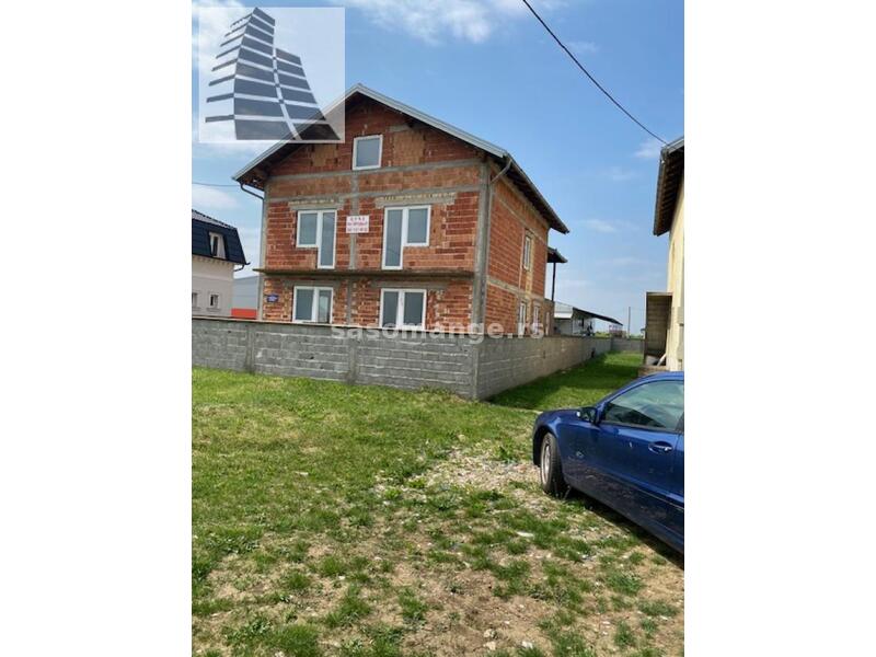 Zemun-Ugrinovci-naselje Grmovac kuća 270m2+garaža 17m2