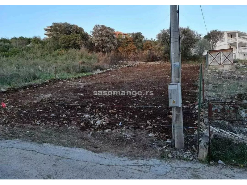 Urbanizovan plac u neposrednoj blizini mora, Bar