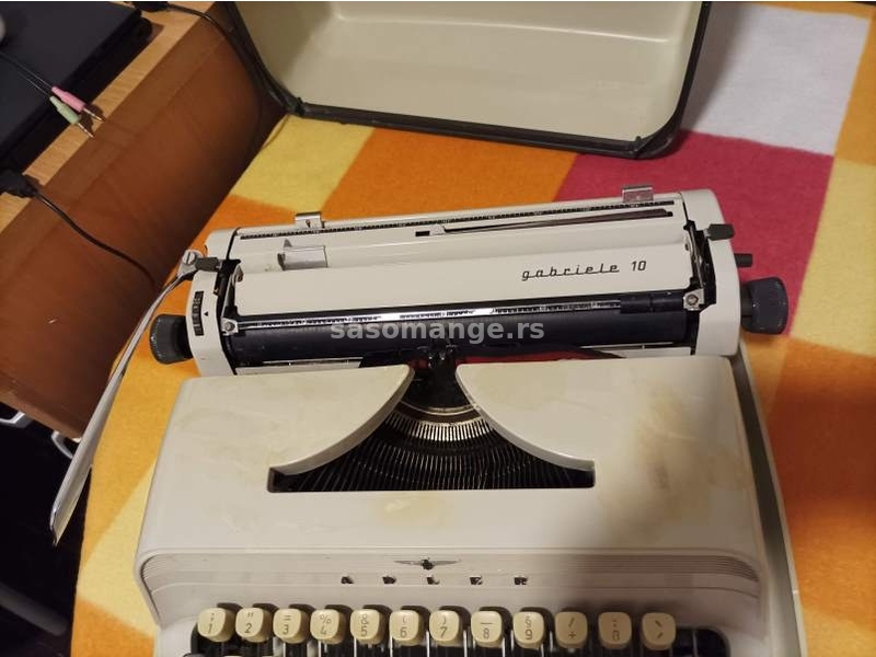 Pisaća mašina Alder nemačka mašina u svom kofe