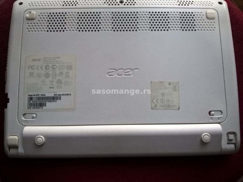 Acer Aspire one D270 Intel Atom N2600, 4 x 1.6 GHz 10.1 inča 1024 X 600 2GB / 320GB