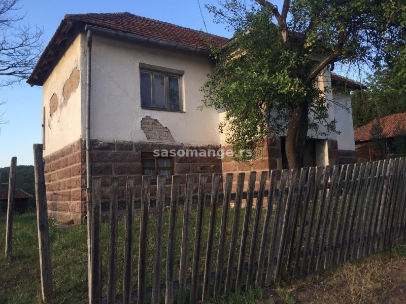Kuća za renoviranje sa placom u Gornjem Milanovcu *Cena po dogovoru*