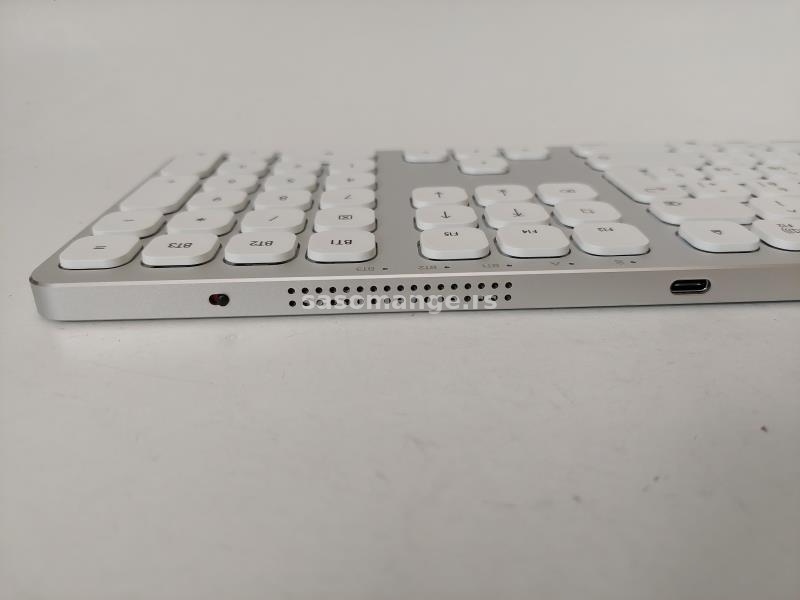 Bezicna bluetooth tastatura punjiva Omoton