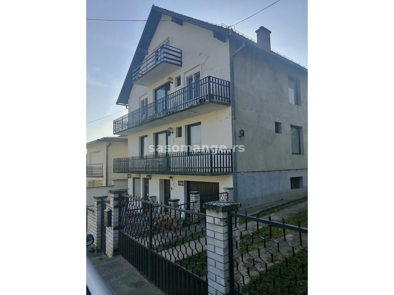 Prodaja dvojne spratne kuće u Sremskoj Kamenici,CENA 400.000_eura