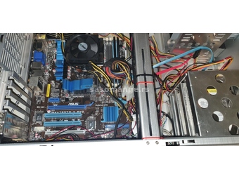 Odlican komplet Asus ploca + procesor X4 + kuler + ram ddr3 + hard disk + napajanje + kablovi