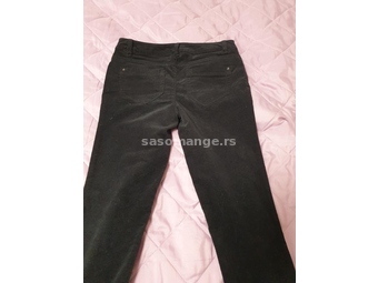 Crne somotske pantalone