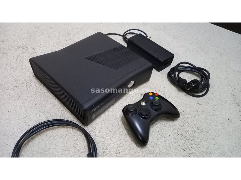 Xbox 360 ČIPOVAN, 320GB Slim, pun igara (oko 70 igara)