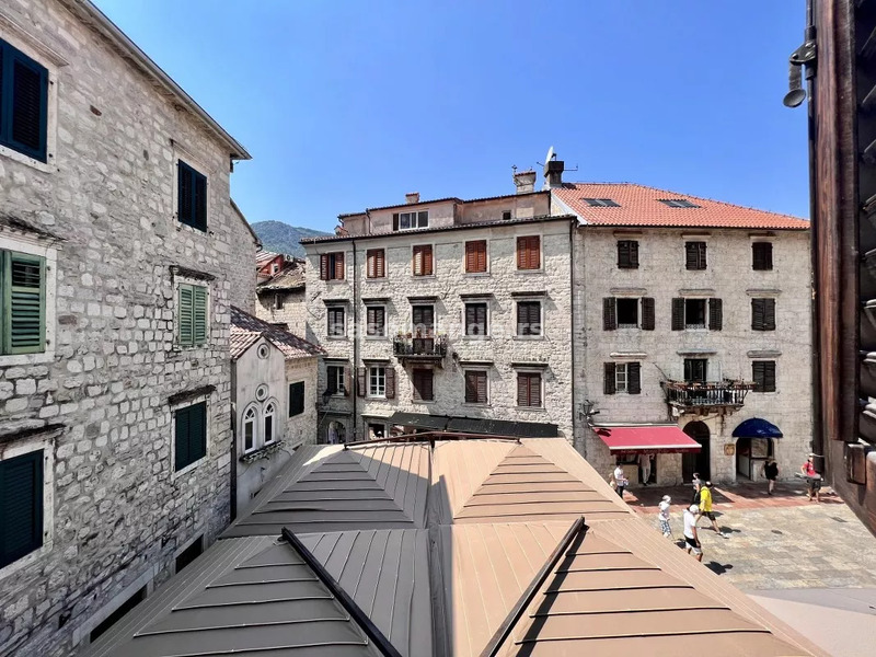 Moderan dvosoban stan na Muzejskom trgu, Stari grad Kotor