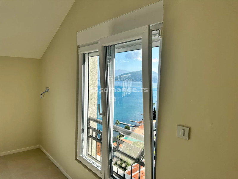 Nova zgrada sa više apartmana na trećoj liniji do mora, Njivice, Herceg Novi