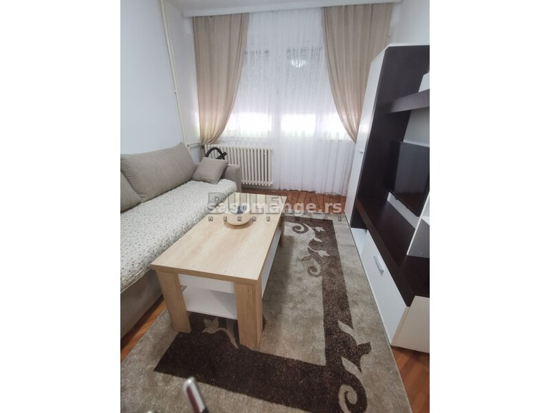 Izdavanje, stan u Kragujevcu, naselje Erdoglija, površine 37 m2.