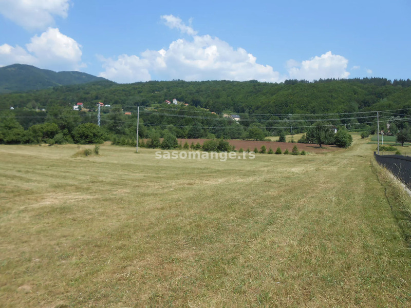 Placevi u Kolašinu pored rijeke Tare