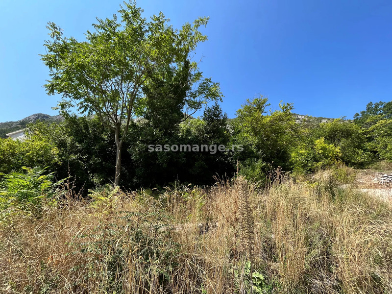 Građevinski plac udaljen na 50 metara od mora, Muo, Kotor