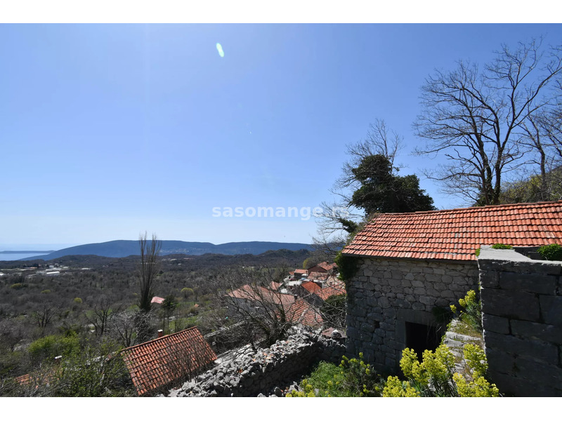 Kamena kuće i ruševine na mirnom mjestu, Kameno, Herceg Novi