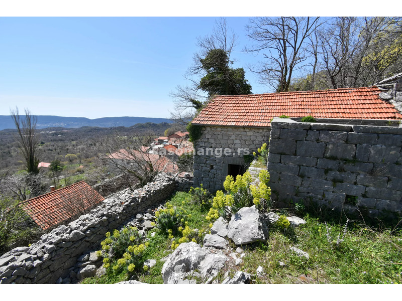 Kamena kuće i ruševine na mirnom mjestu, Kameno, Herceg Novi