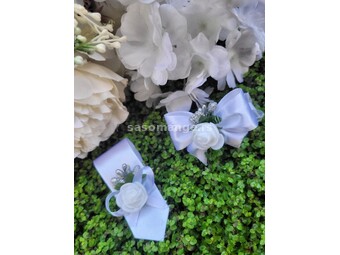 Cvetići za kićenje svatova - bela traka/srebrne bobice/bela ruža